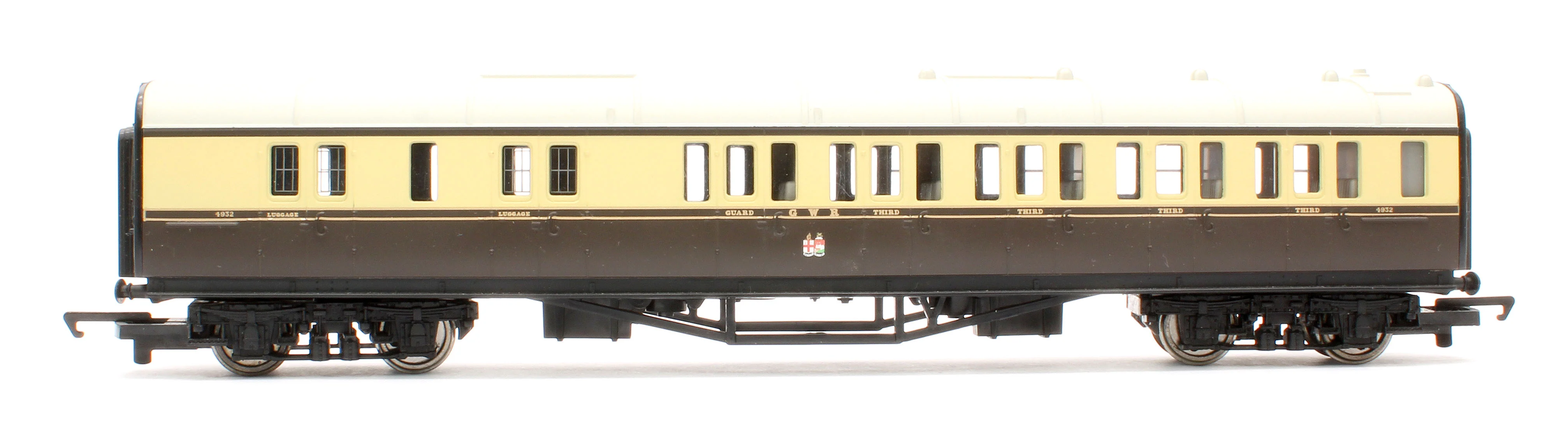Pre-Owned GWR Chocolate & cream Composite Brake Coach No.4932 - Image 2