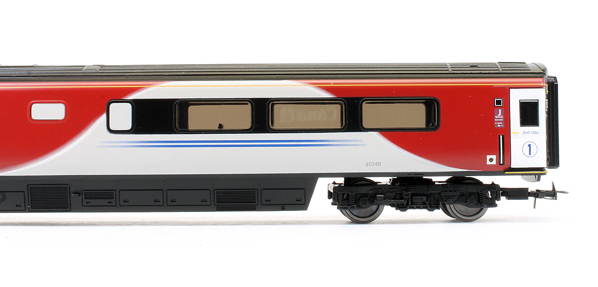 R4932 LNER MK3 Buffet Car '40748' - Image 3