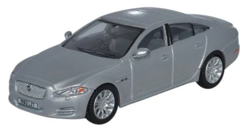76XJ004 Jaguar XJ Saloon Rhodium Silver