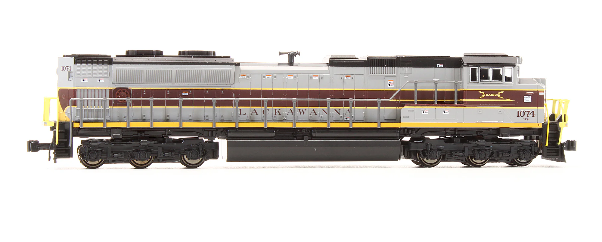 Pre-Owned 176-8503 SD70ACe NS-Lackawanna Diesel Locomotive - Road #1074 - Image 3