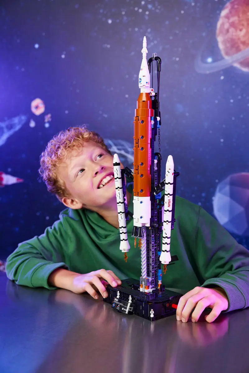 42221 Lego Technic NASA Artemis Space Launch System Rocket - 42221 - Image 10
