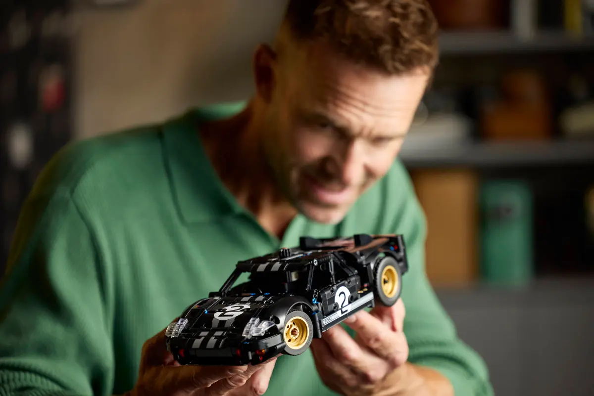 42223 Lego Technic 1966 Ford GT40 MKII Race Car - 42223 - Image 8