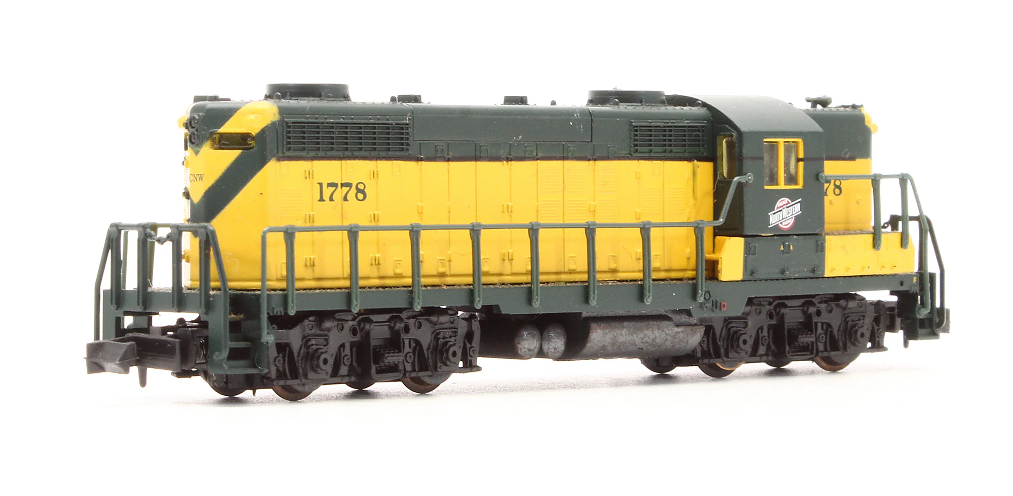 Pre-Owned 7136 GP18 Hi Nose Without Dynamic Brakes Diesel Locomotive CNW - Road #1778 - Image 2