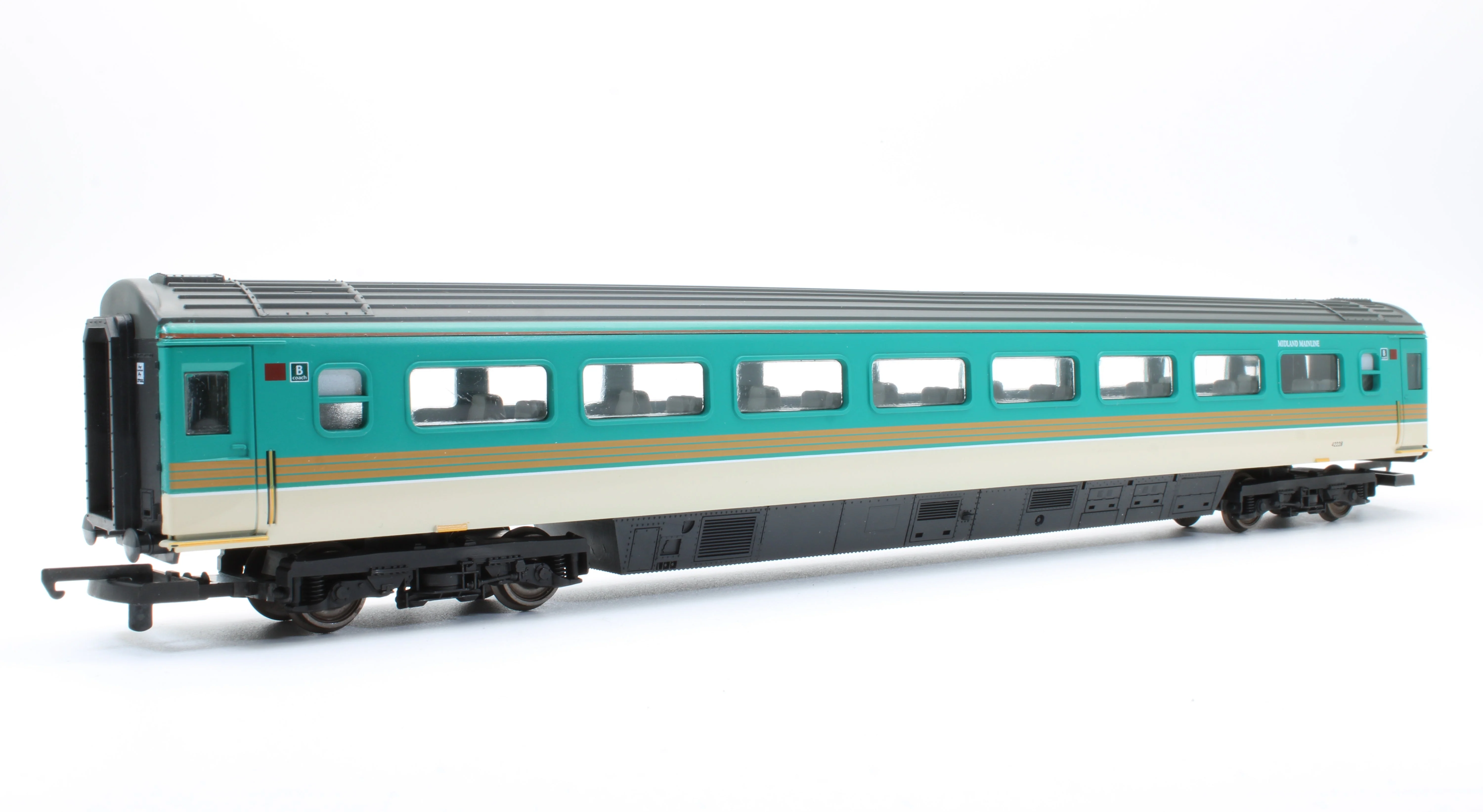 L305412 Pre-Owned Midland Mainline MK3 2nd Class Coach MM42228 - Image 2