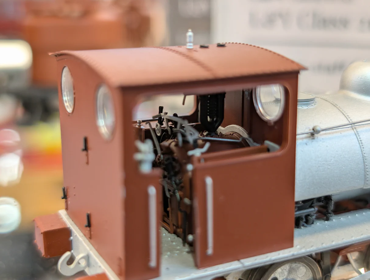 C1028S LYR 'Pug' 0-4-0ST 19 LYR Unlined Black (as preserved) Steam Locomotive - DCC Sound - Image 6