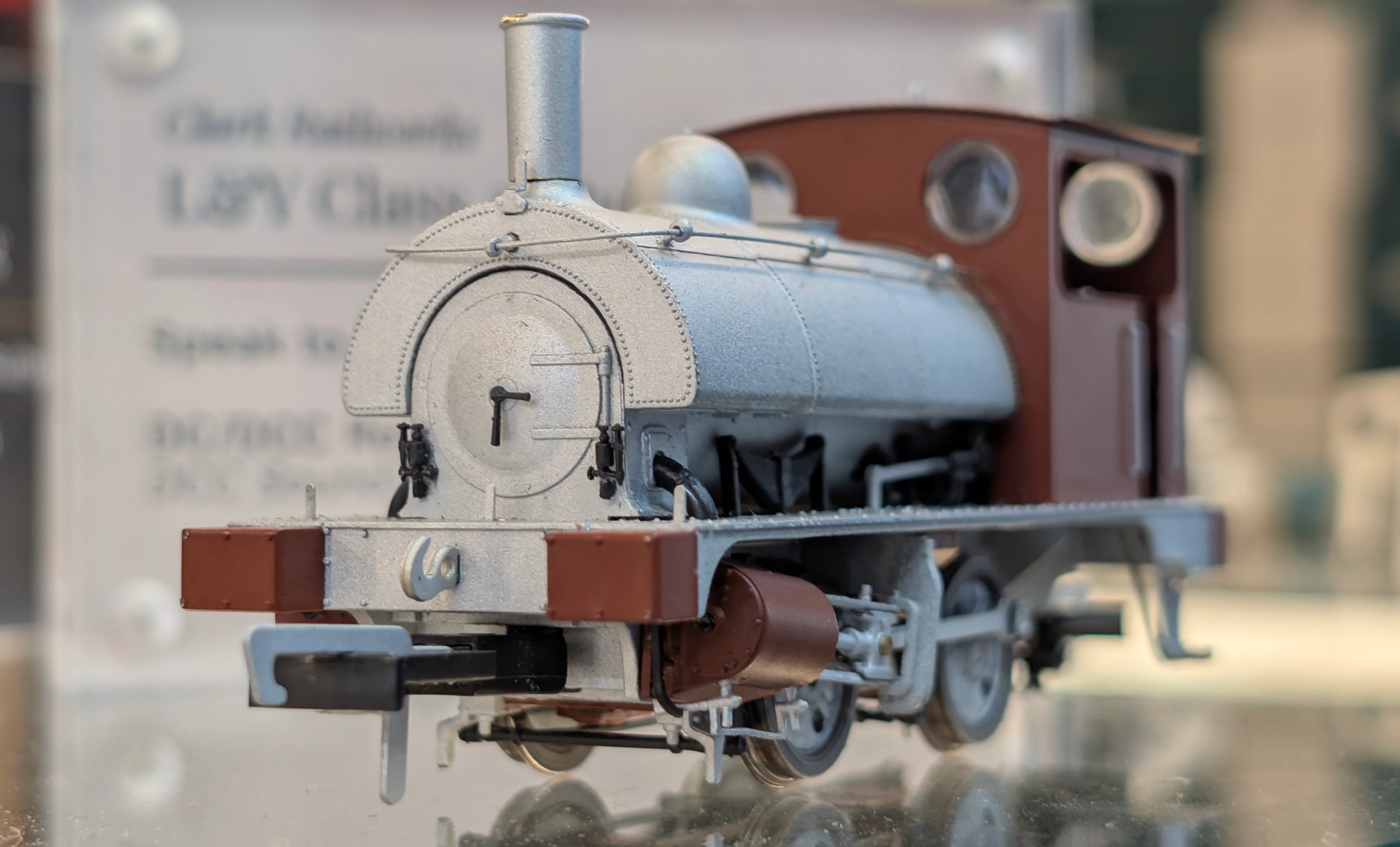 C1029S LYR 'Pug' 0-4-0ST 68 LYR Lined Black (as preserved) Steam Locomotive - DCC Sound - Image 5