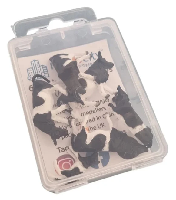 076-501 1:76 Scale Black & White Cows Figures (Pack of 6) - Image 2