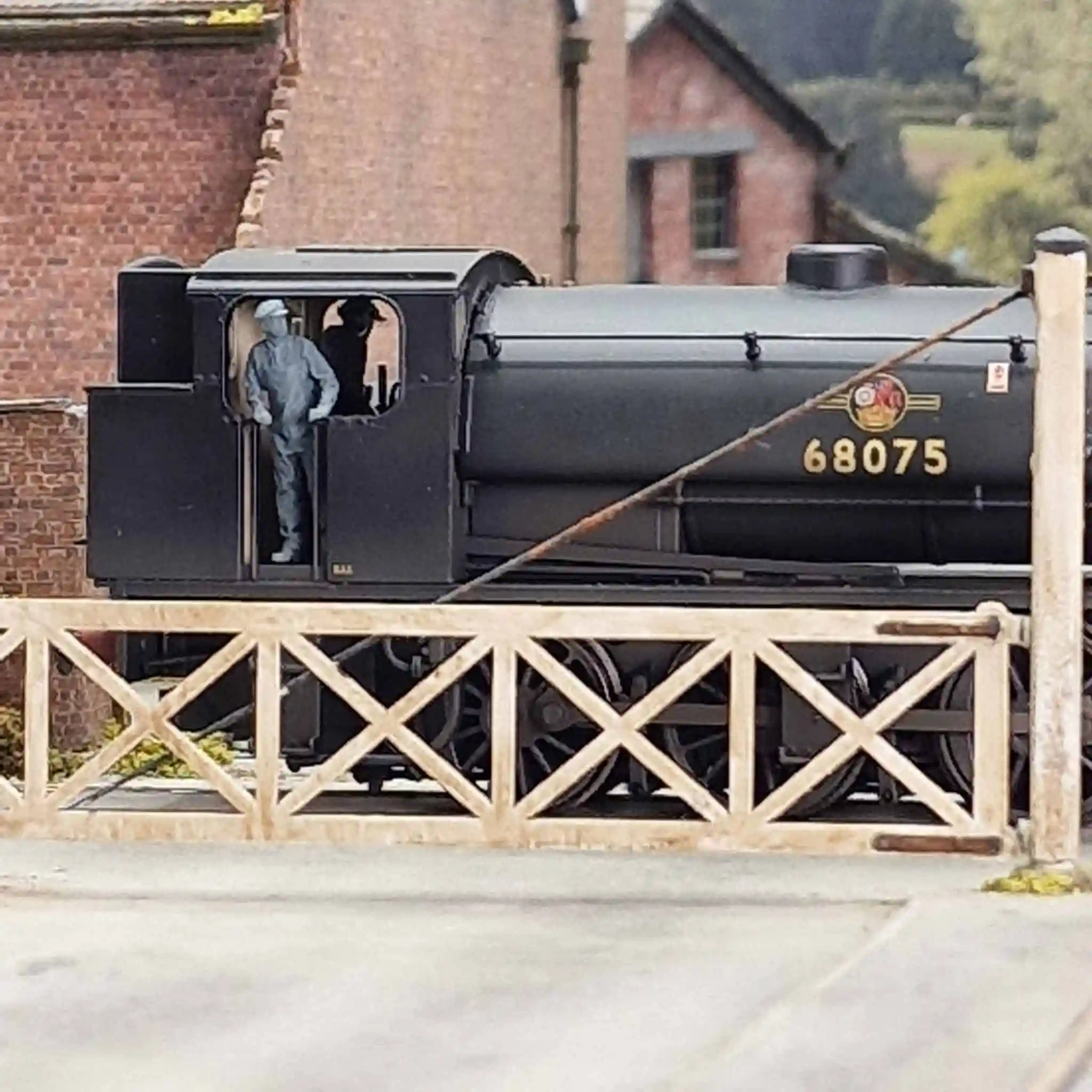 11253-148 N Gauge Loco Specific Crew - J94 Austerity BR Crew Pack - Image 4