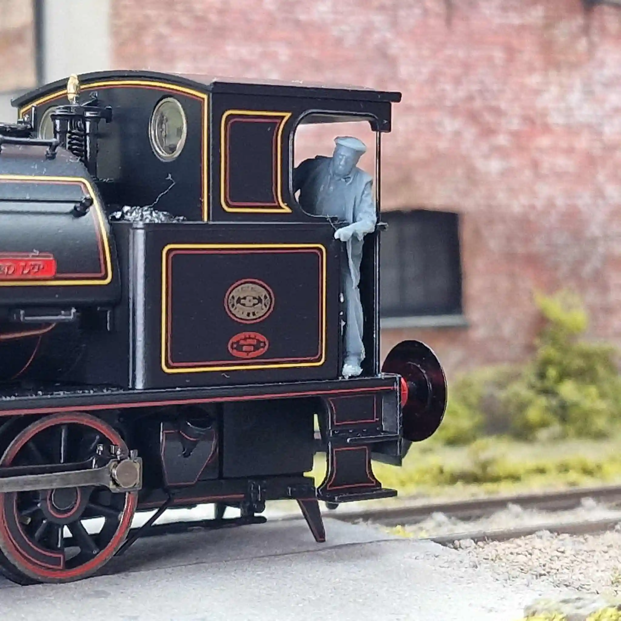 11261-076 OO Gauge Loco Specific Crew - Hawthorn Leslie 0-4-0ST Crew Pack 1 - Image 2