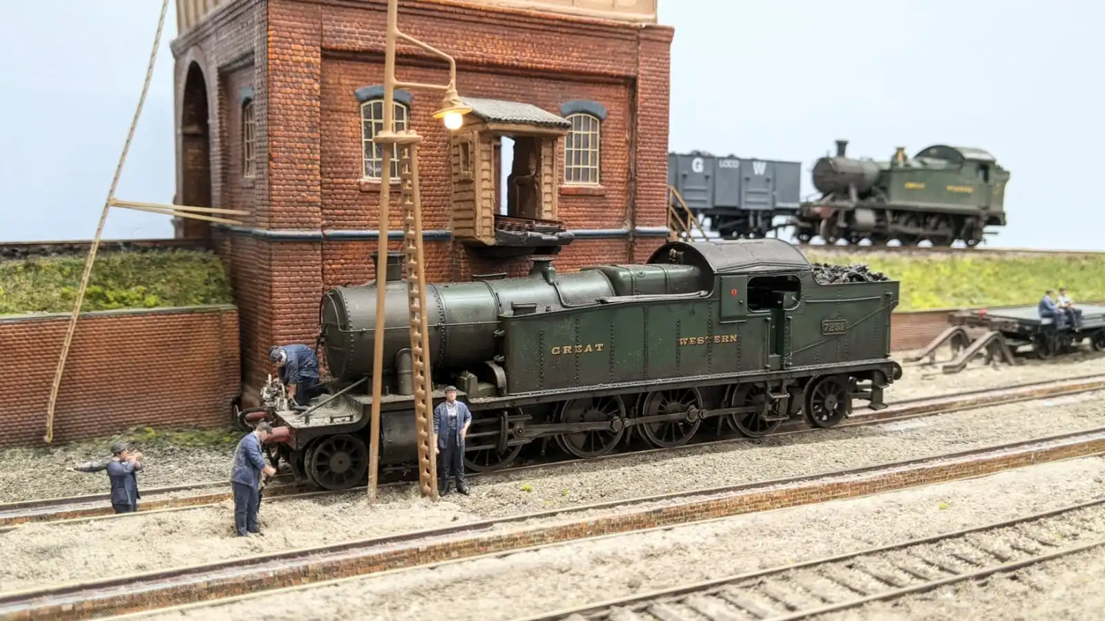 11320-076 OO Gauge 1948-1968 British Railways - Shed Staff Bundle 1 - Image 3