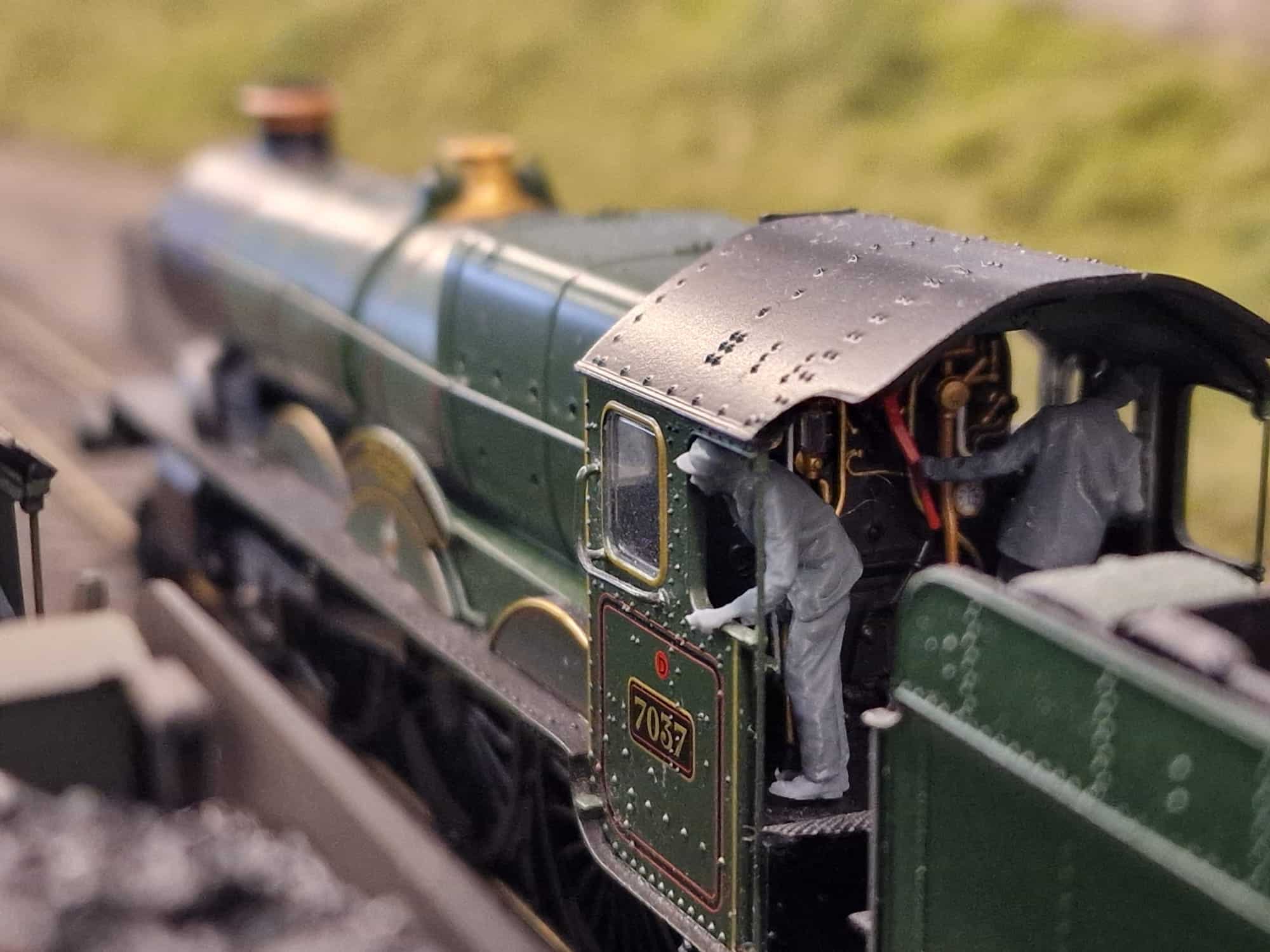 11404-076 OO Gauge Loco Specific Crew - GWR Castle Crew Pack - Image 2