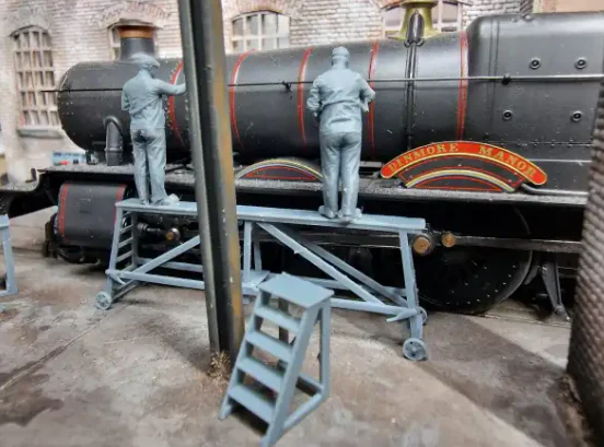 2713-043 O Gauge Loco & Diesel Depot - Workshop Steps Loco Shed Detailing - Pack of 2 - Image 2