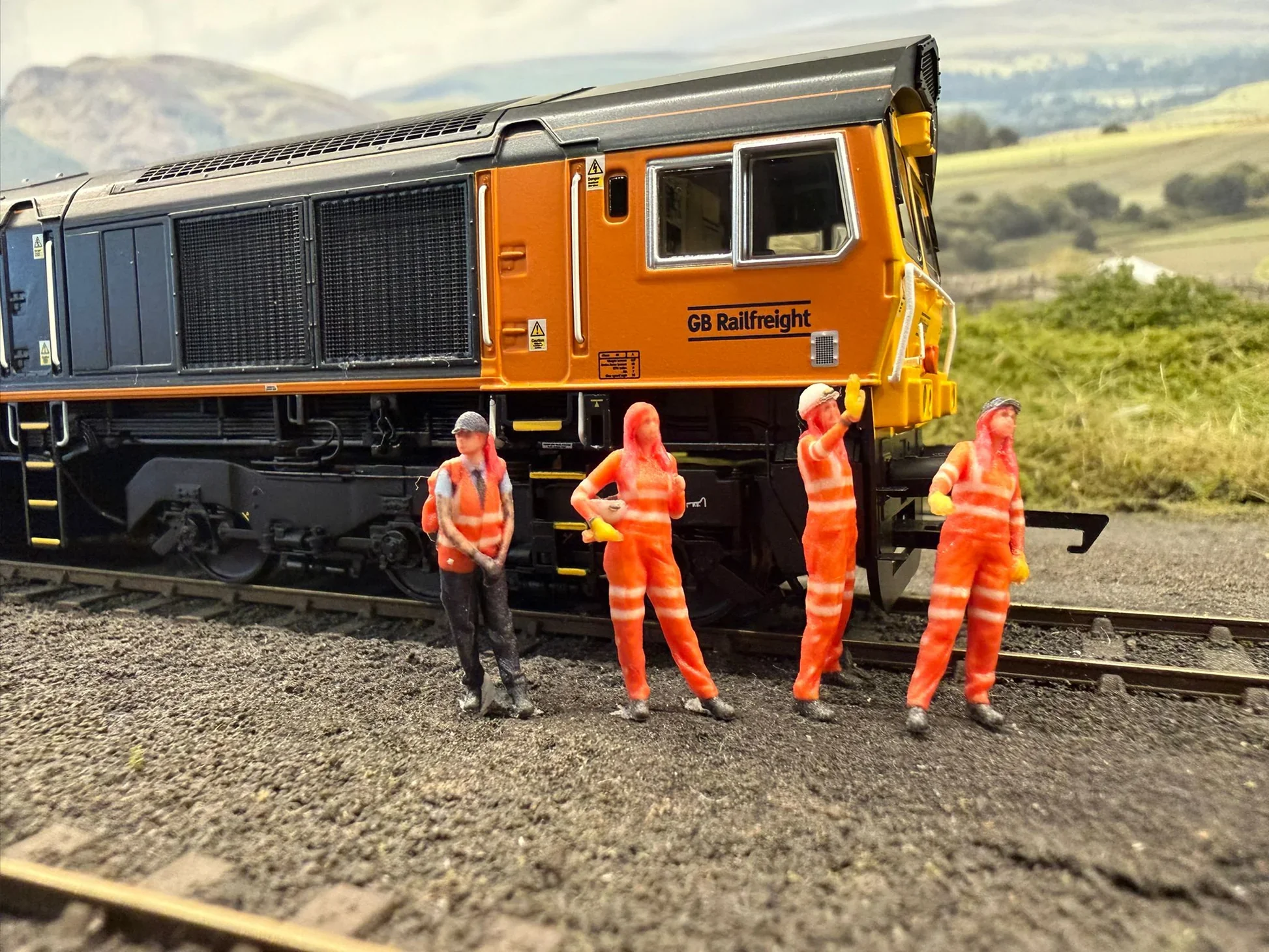 80997-076C OO Gauge - Women in Railways - Bessie Shunting - Image 2