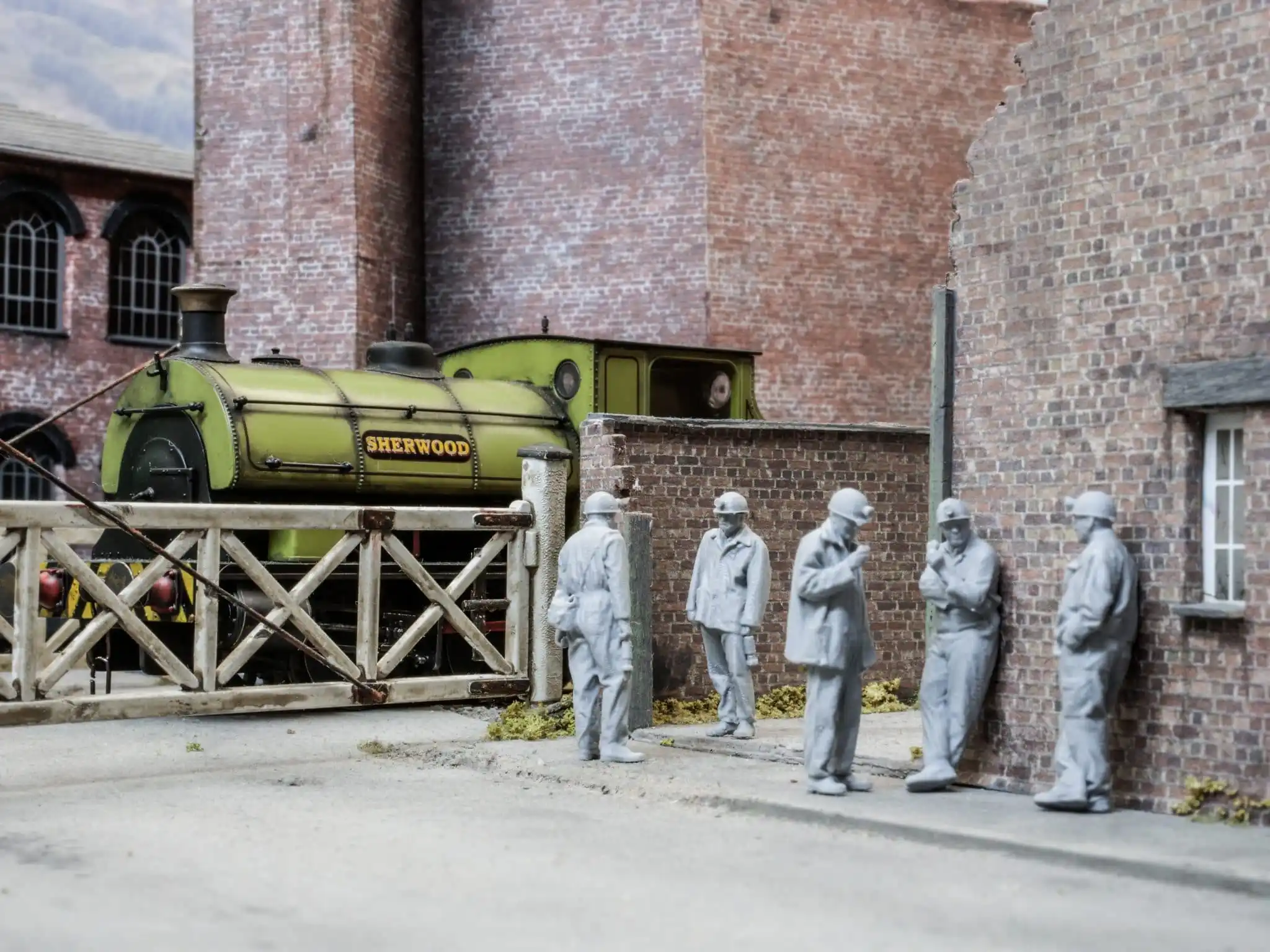 9011-043 O Gauge 1948-1968 British Railways - Coal Miners Bundle - Image 2