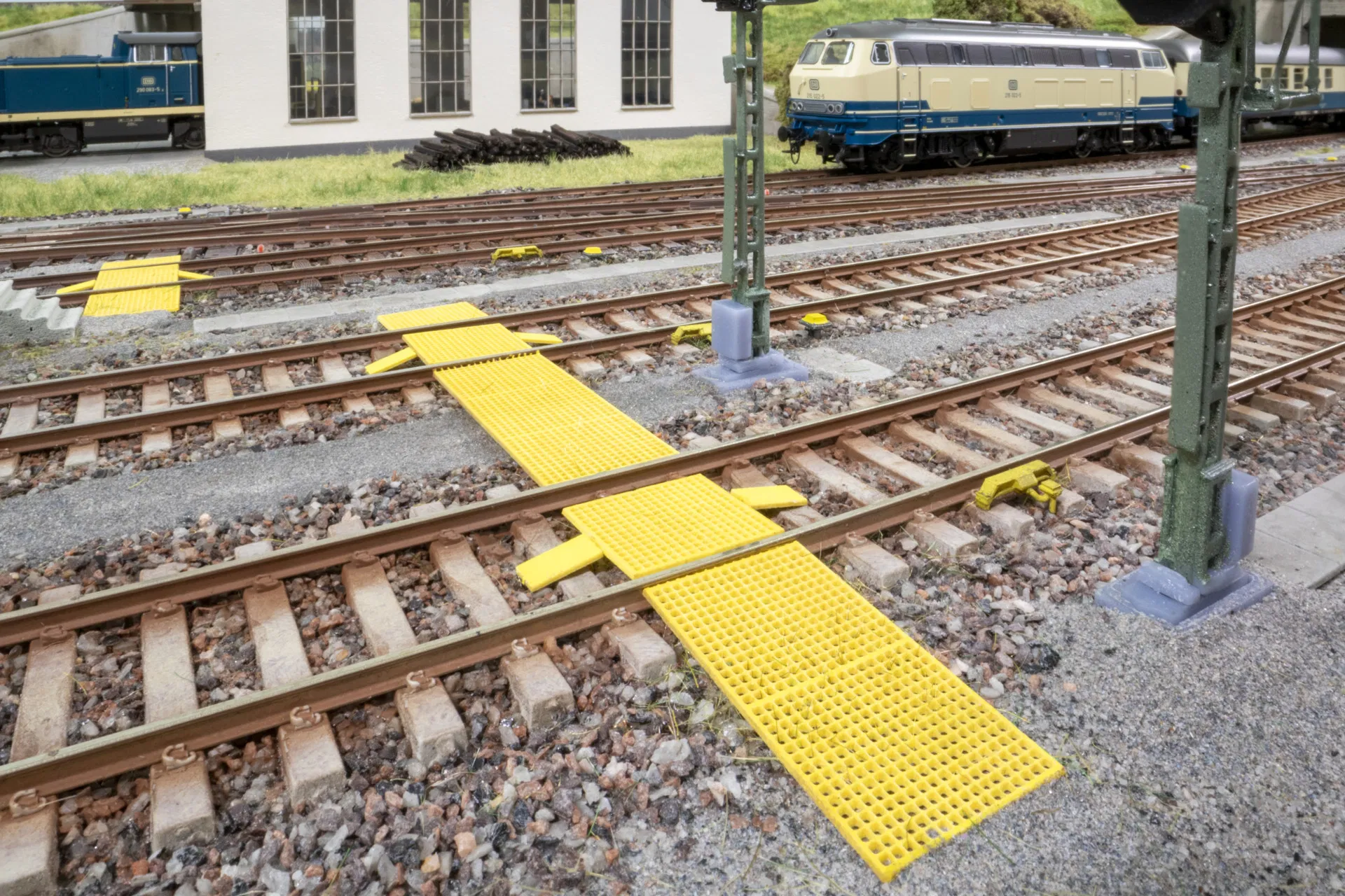 N14697 Step Grid Yellow Laser Cut Minis Kit - N Scale - Image 2