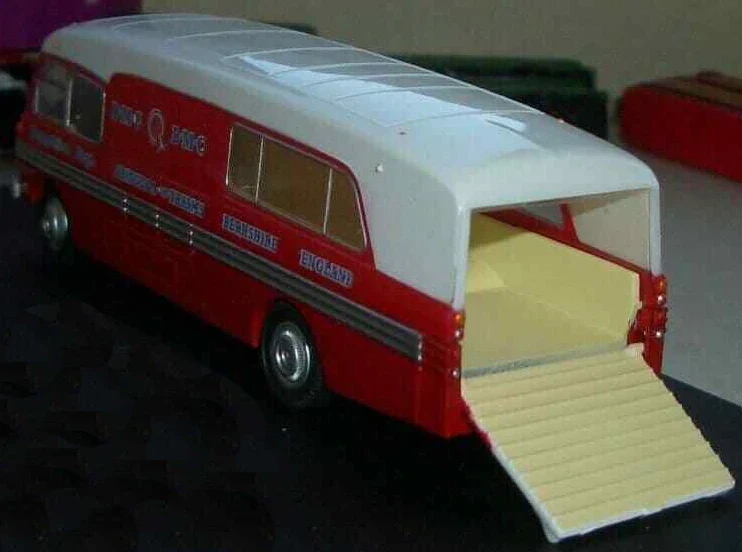 76BMC003 BMC Car Transporter & Two Minis BMC Competitions Dept - Image 3