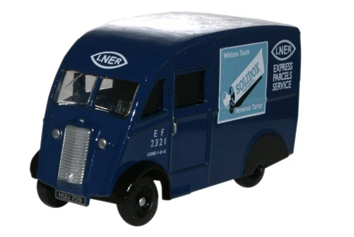 76CM003 Commer Q25 Van LNER
