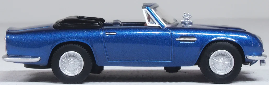 76DB6001 Aston Martin DB6 MkII Volante Blue (King Charles III) - Image 4