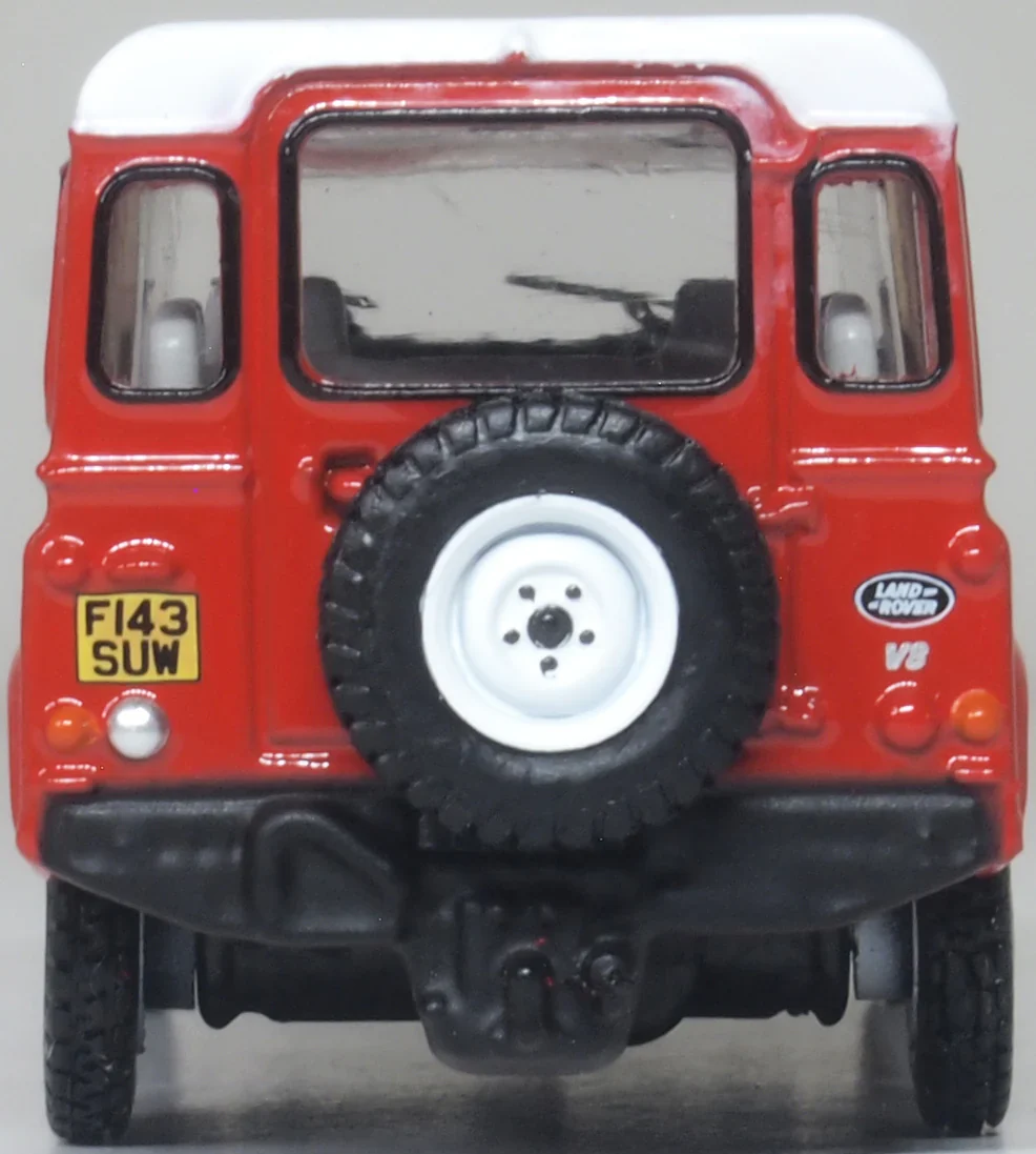76DEF018 Land Rover Defender LWB St. Wagon Masai Red - Image 5