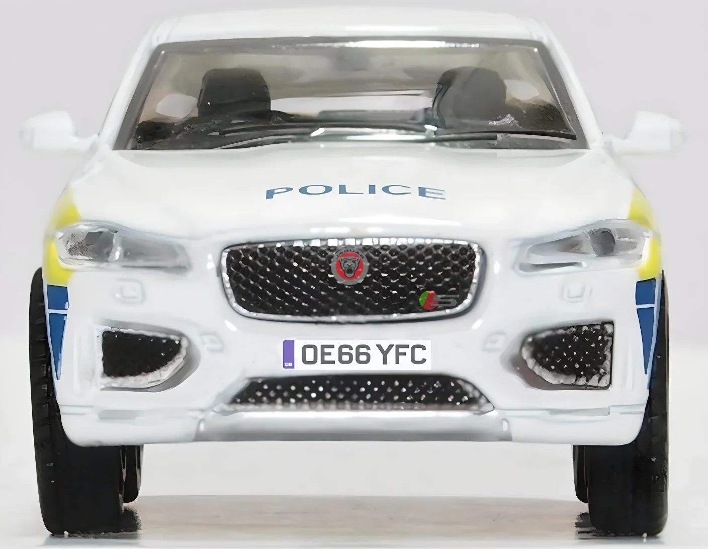 76JFP004 Jaguar F Pace Police - Image 5