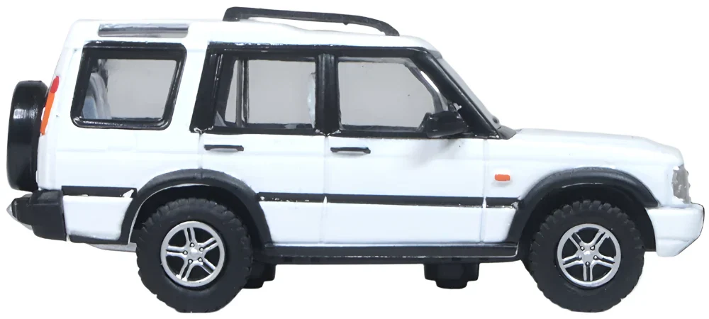 76LRD2004 Land Rover Discovery 2 Chawton White - Image 4