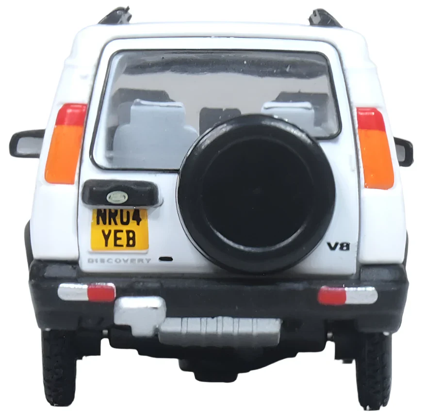 76LRD2004 Land Rover Discovery 2 Chawton White - Image 5