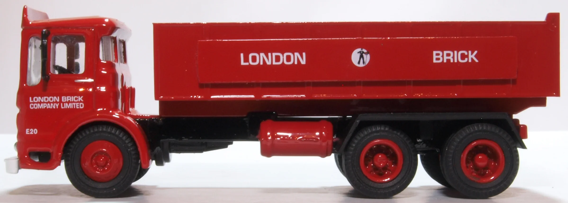 76TIP005 AEC Ergomatic Tipper London Brick Company - Image 3