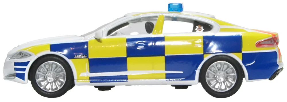 76XF008 Jaguar XF Surrey Police - Image 2