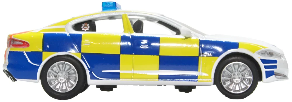 76XF008 Jaguar XF Surrey Police - Image 3