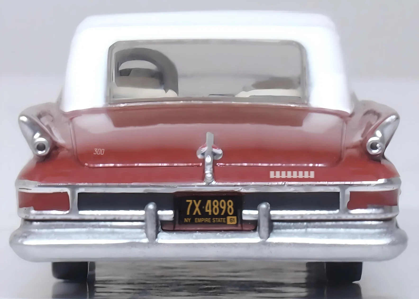 87CC61004 1961 Chrysler 300 Convertible (Closed) Cinnamon/White - Image 5