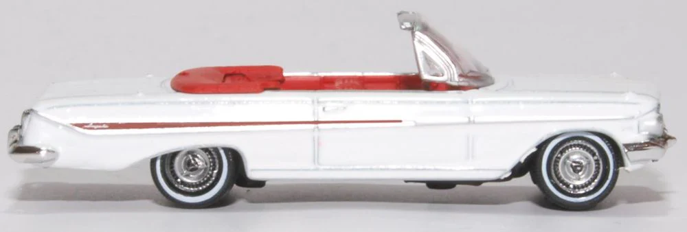 87CI61003 1961 Chevrolet Impala White/Roman Red - Image 4