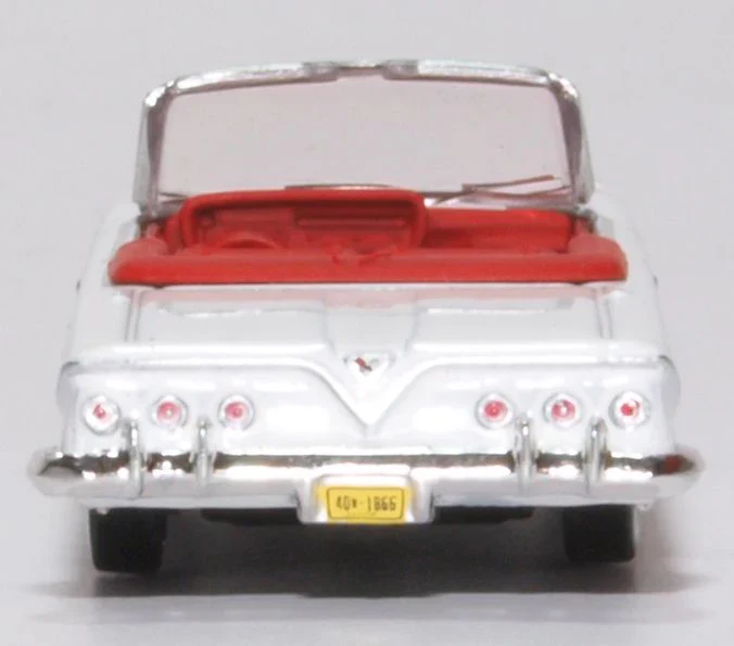 87CI61003 1961 Chevrolet Impala White/Roman Red - Image 5
