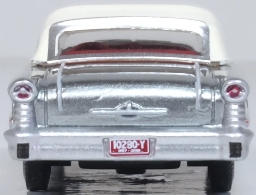 87OC57003 1957 Oldsmobile 88 Convertible (Closed) Gray/Red/White - Image 5