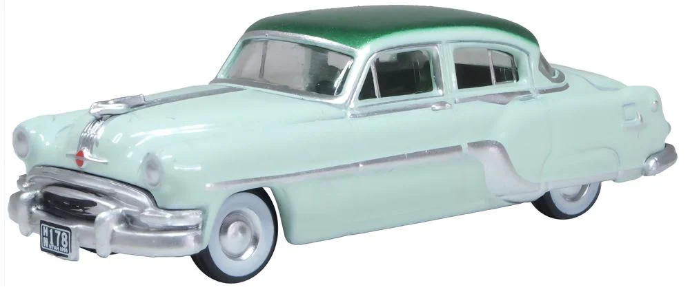 87PC54005 1954 Pontiac Chieftain 4 Dr Shannon Green/Brookmere Green