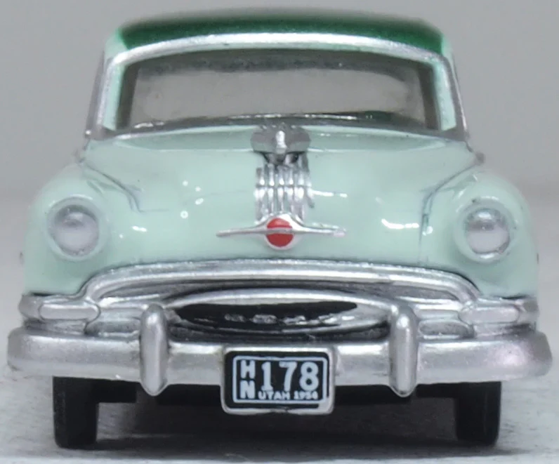 87PC54005 1954 Pontiac Chieftain 4 Dr Shannon Green/Brookmere Green - Image 4