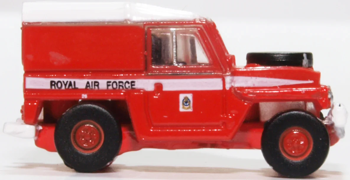 NLRL003 Land Rover Lightweight RAF Red Arrows - Image 4