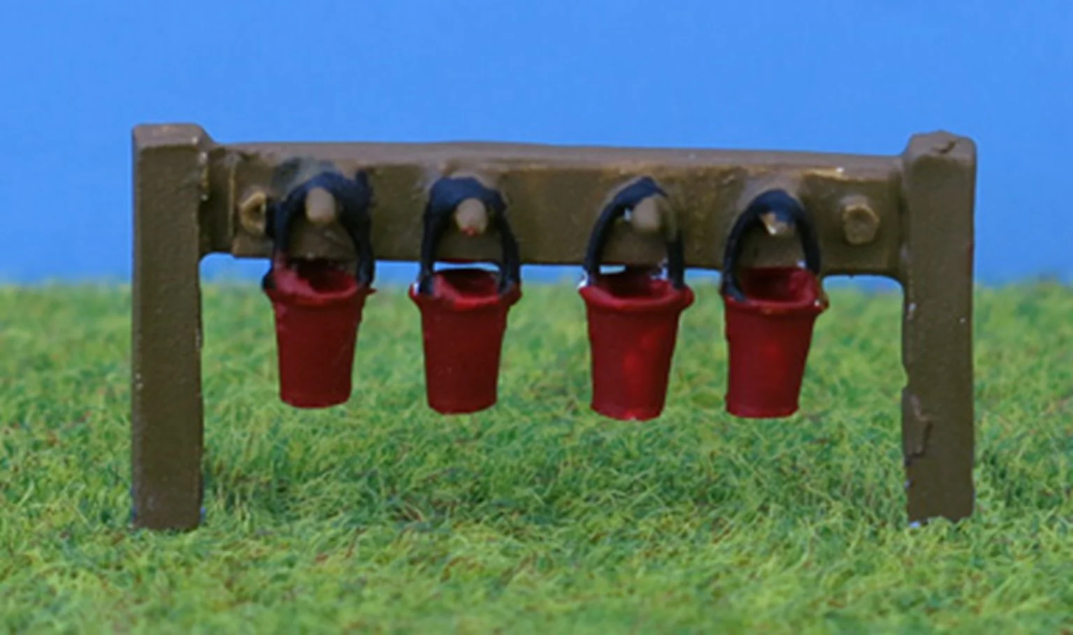 PDZ32 OO Gauge Firebuckets on Stand