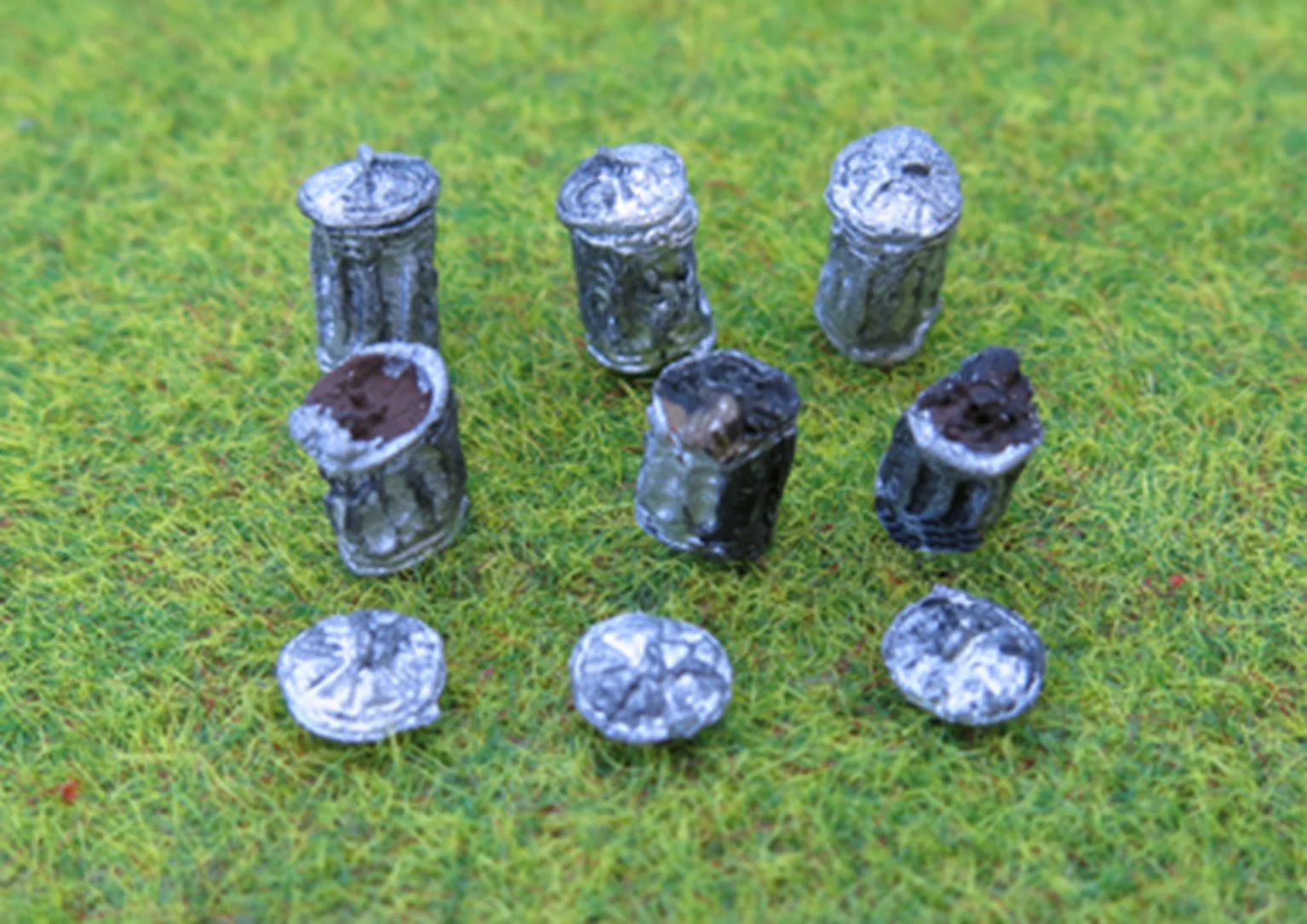 PDZ34 OO Gauge Dustbins by 6