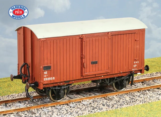 PS136 LNER 10 Ton Fish Van