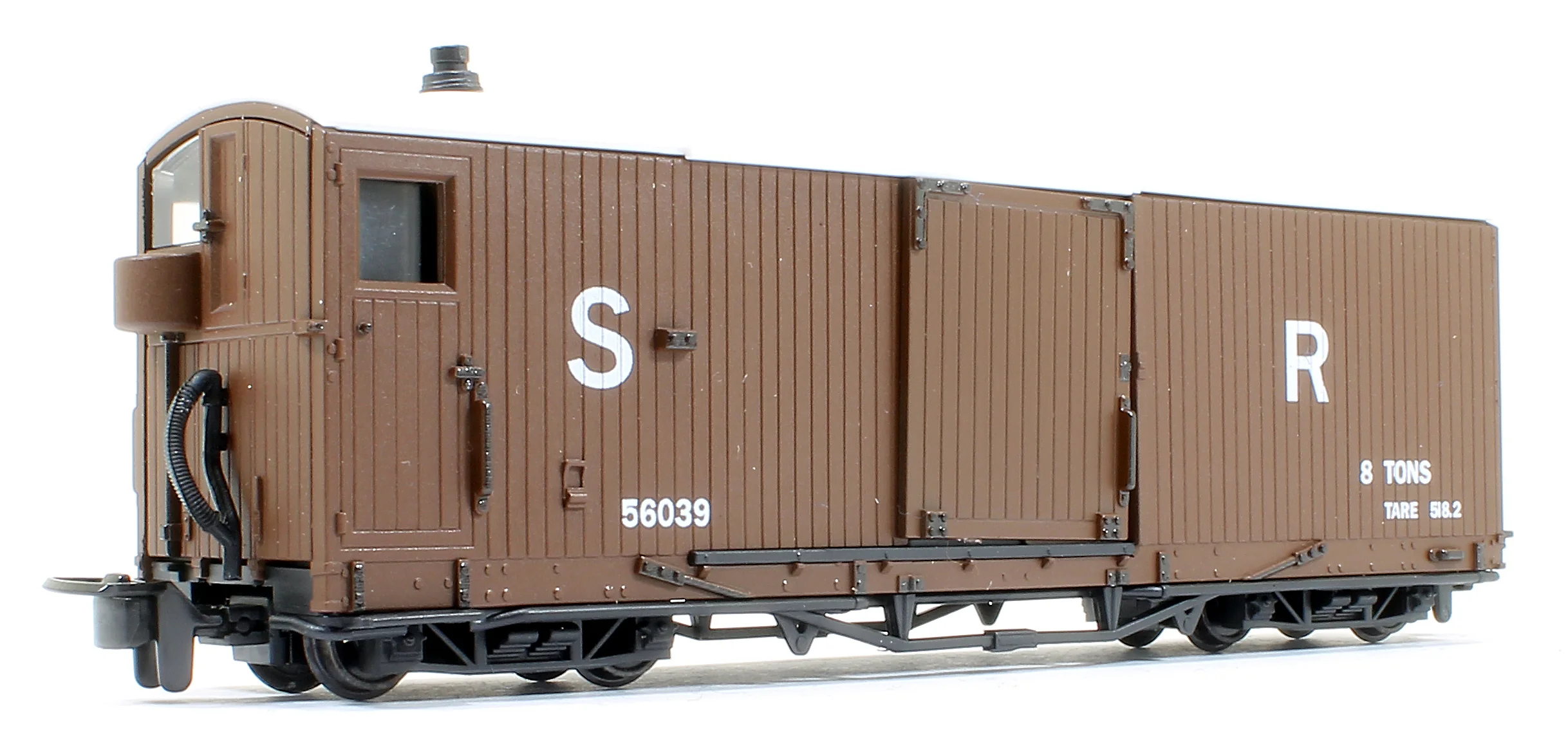 GR241AC L&B 8 ton Bogie Goods Brake Van, SR Livery, brown, no. 56039