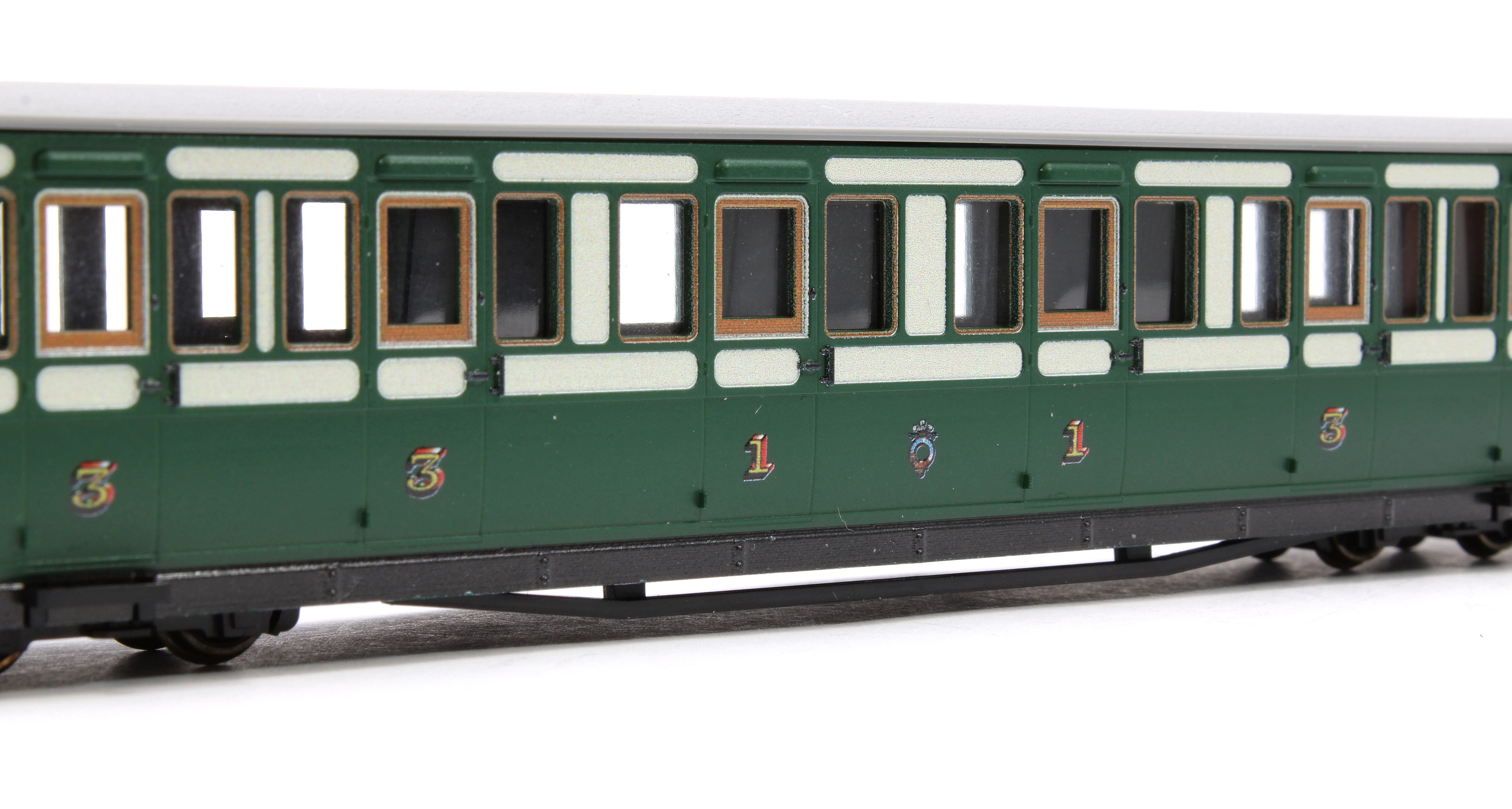 GR621A Ffestiniog Railway Long 'Bowsider' Bogie Coach, Early Preservation Green, No.19 - Image 4