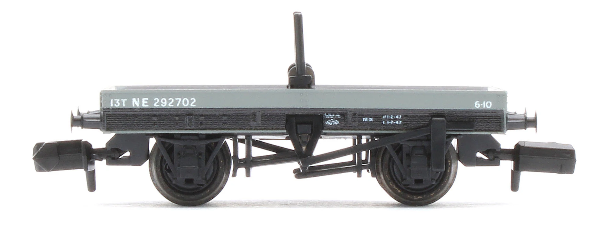NR1151E 4 Wheel LNER Bolster Wagon Twin Pack - Image 6