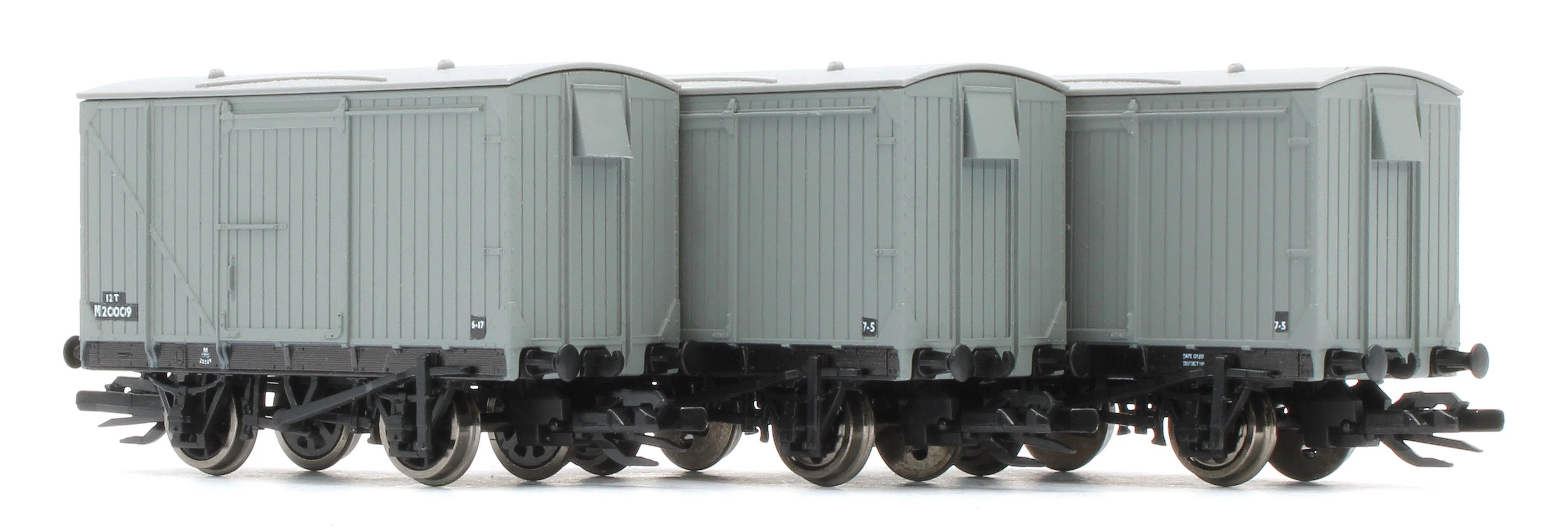 TTR61302 TT:120 Ex-LMS 9ft Wheelbase Unfitted BR Grey Vans - Pack of 6 - Image 4