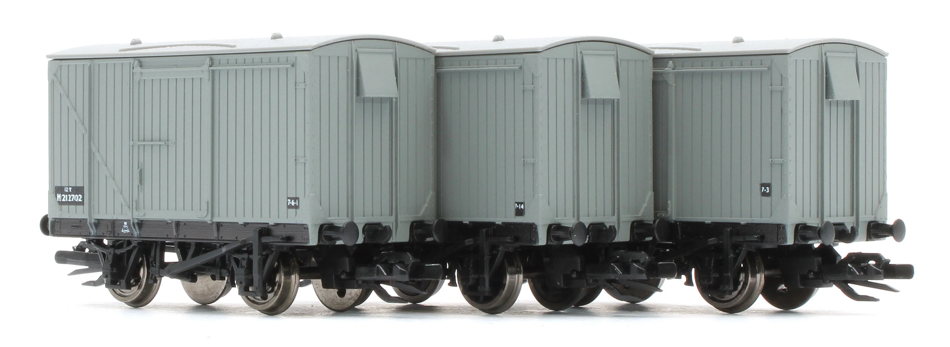 TTR61302 TT:120 Ex-LMS 9ft Wheelbase Unfitted BR Grey Vans - Pack of 6 - Image 5