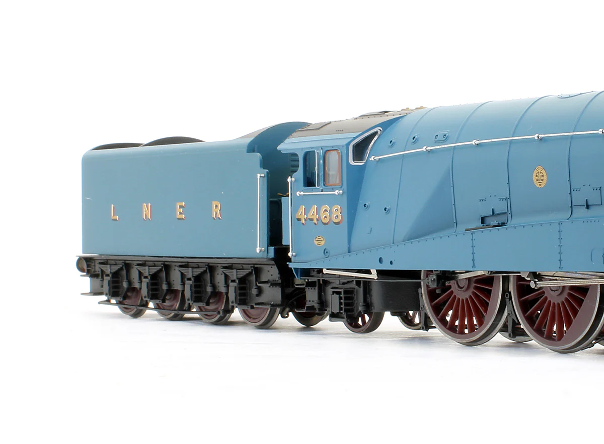 Pre-Owned R3196 Class A4 LNER Blue 'Mallard' No.4468 Steam Locomotive - Limited Edition - Image 3