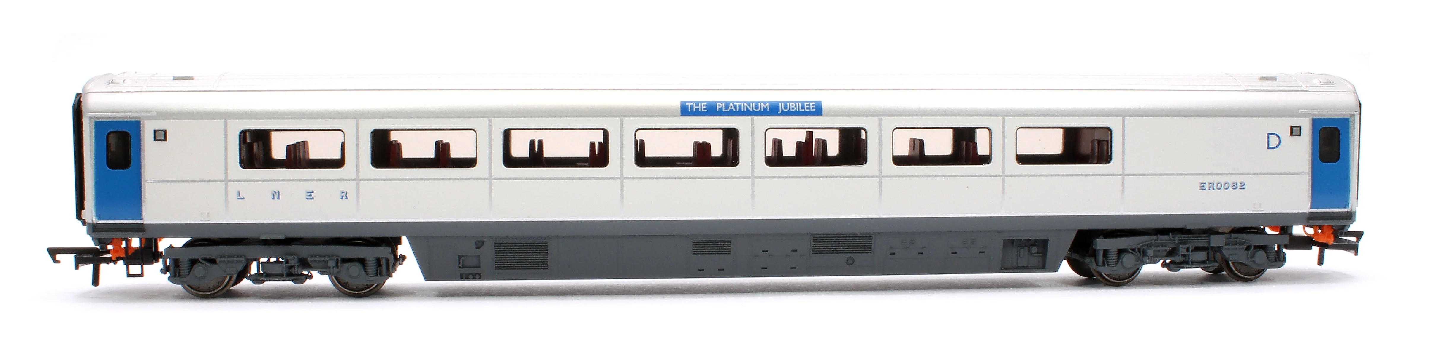 Pre-Owned R40355B Mk3 Sliding Door Trailer First Disabled Platinum Jubilee of HM Queen Elizabeth II ER0082 - Image 2