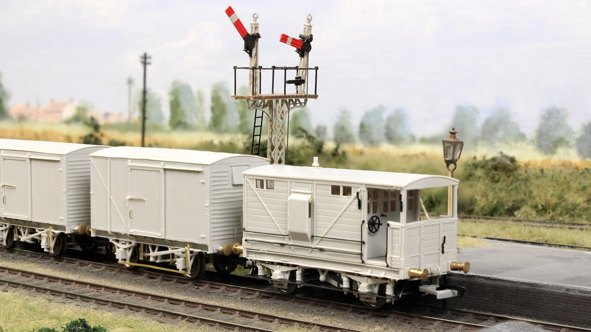 987001 LNWR D17b Brake - LNWR No.1122b - Image 6