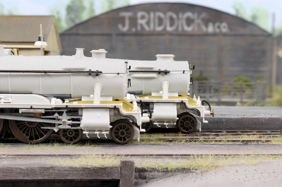 954501 GWR County No.1001 G W Lined Green Steam Locomotive - DCC Sound - Image 6