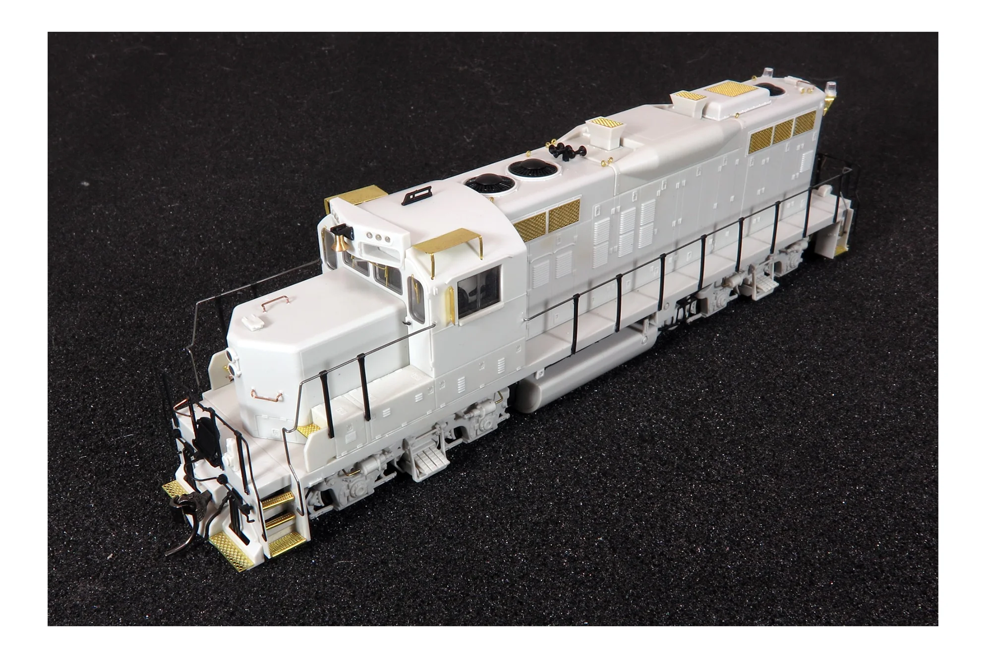 54523 HO GP9u (DC/DCC/Sound): Southern Rwy of BC: #108 - Image 2