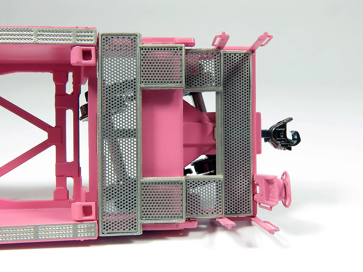 401054 HO 53' Husky-Stack Well Car + Containers: TTX "On Track For A Cure": #654811 - Image 3